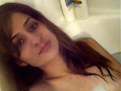 indian girlfriend nude bath