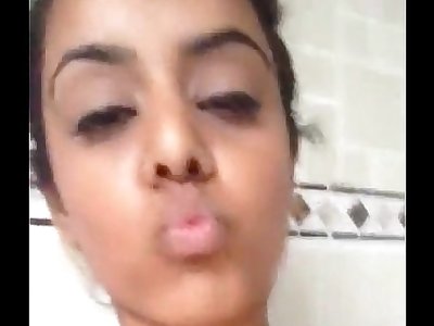 Sexy Indian girl sending me nude clips while in shower