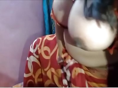 desi aunty demonstrating her boobs and moaning 219